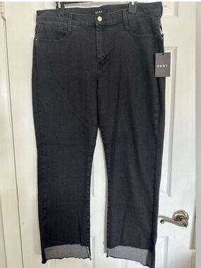 🆕DKNY Foundations Raw Hem Straight Leg Jeans